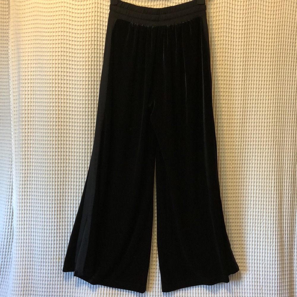 GAP Velvet Wide-Leg Track Pants - Picture 6 of 7